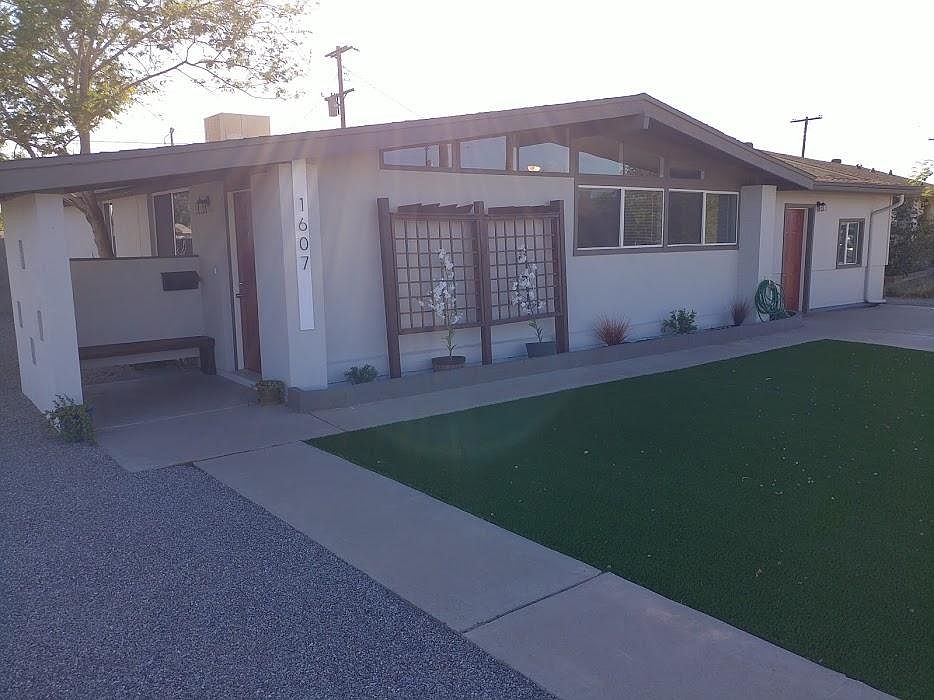 1st image of 1607 W Dell Cir