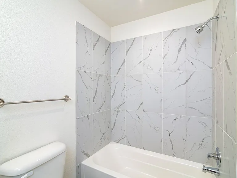 805 S 6th St #2 — Photo 11