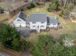 40 Fosdick Rd, Carver, MA 02330