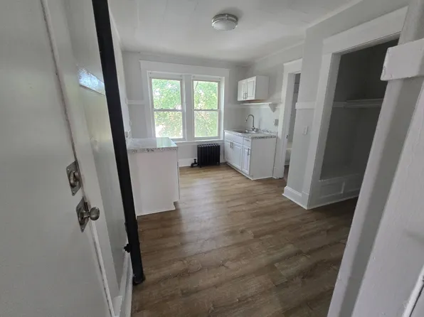 41 School St #1, Springfield, MA 01105