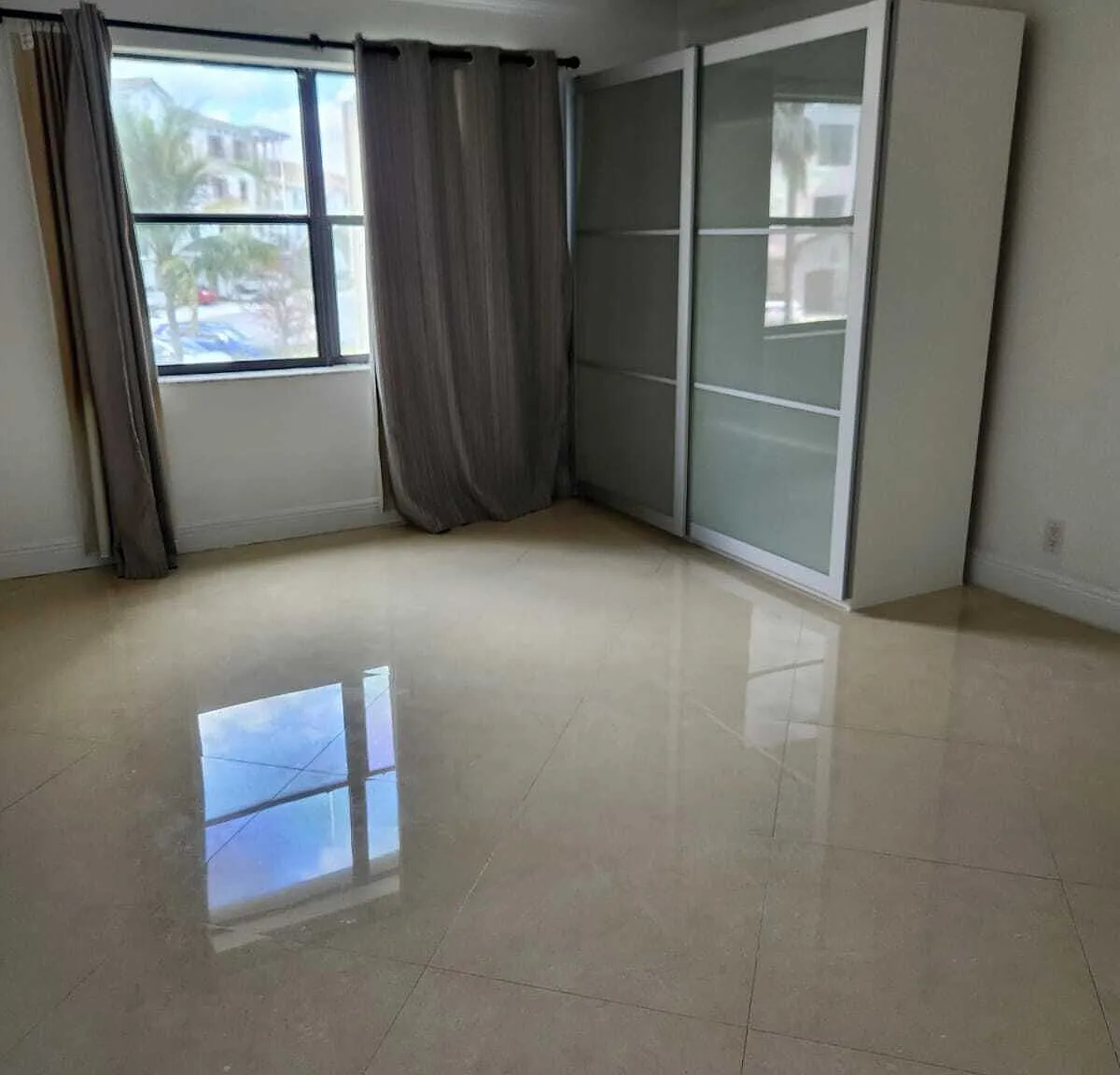 1 bed, 1.5 bath, 660 sqft, $1,700 — Photo 3