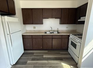 1627 Woodbine Dr APT 2, Round Lake, IL 60073
