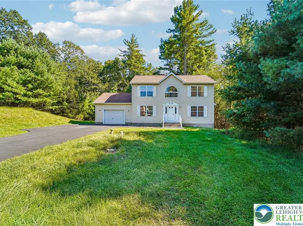 110 Estate Dr, East Stroudsburg, PA 18301