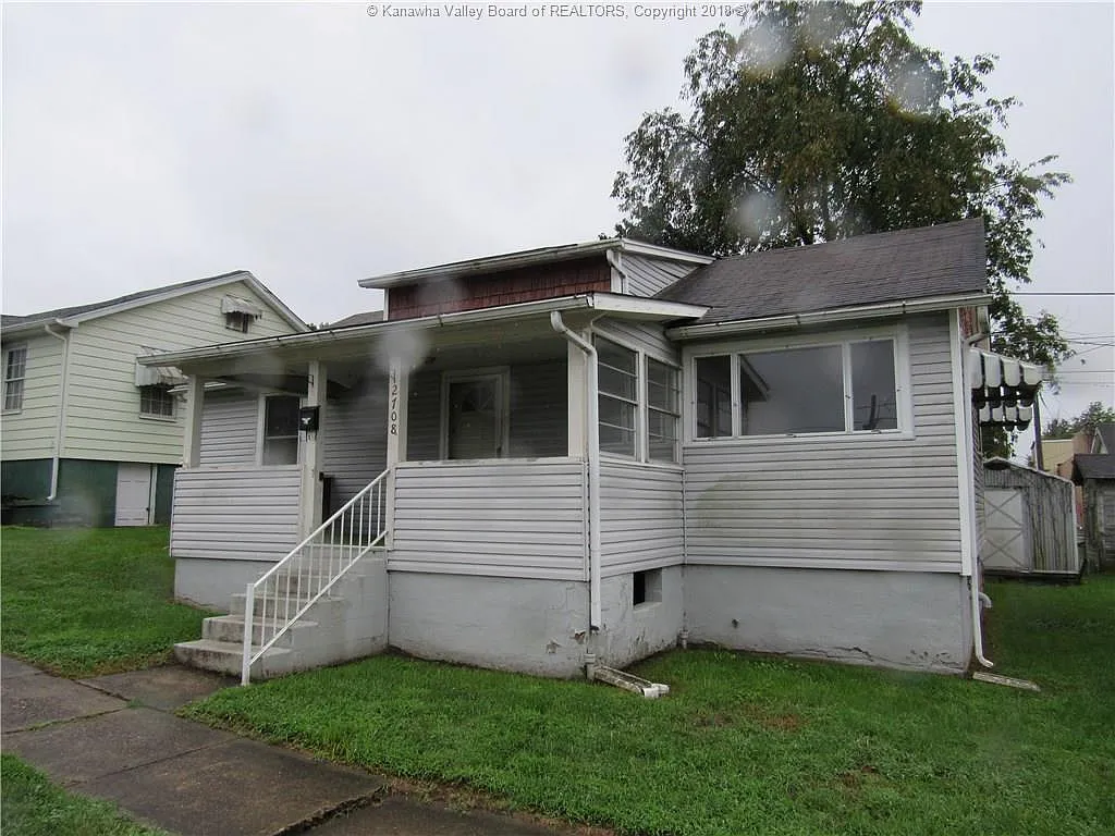 2708 27th St photo 1