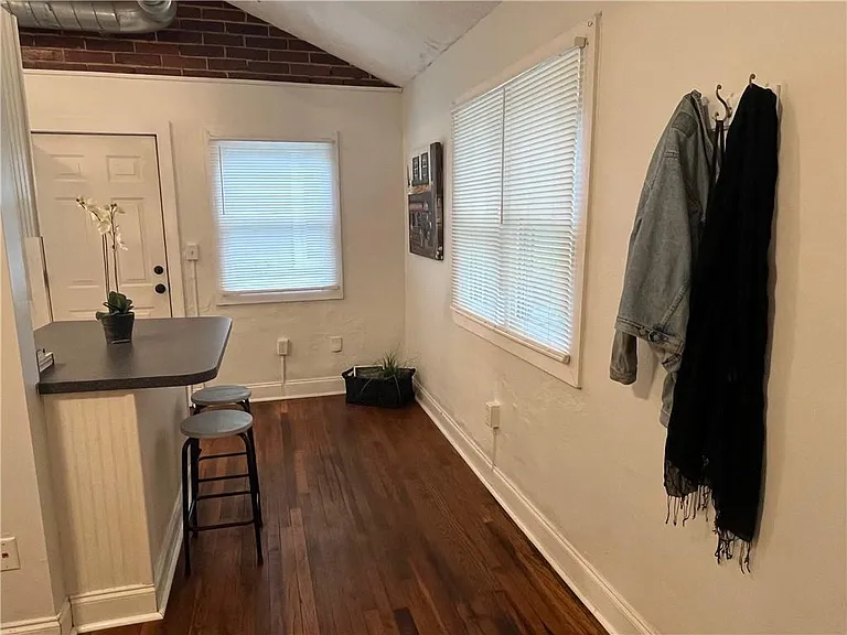 1115 Shelby Pl SE #B — Photo 12