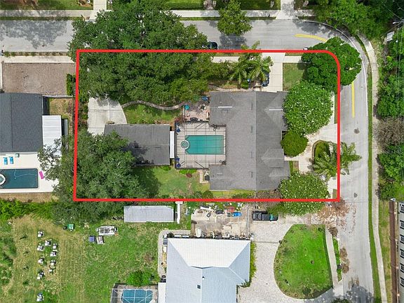 2nd image of 390 Smith St