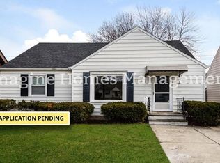 4143 W 210th St, Fairview Park, OH