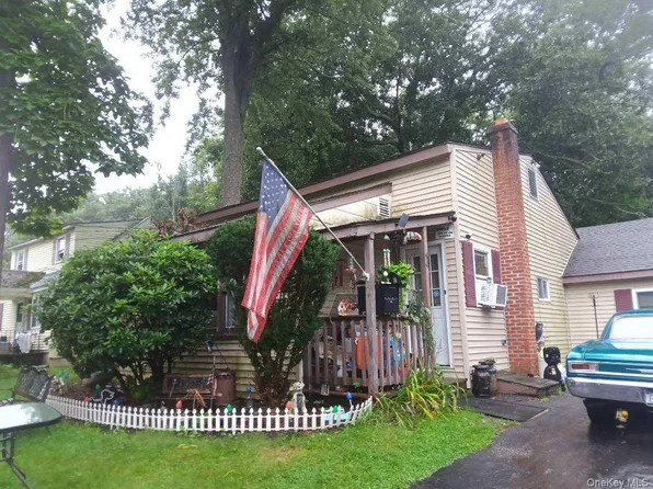 874 Bloomingburg Road, Bloomingburg, NY 12721