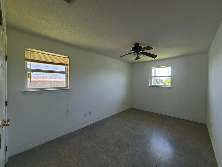3541 Kings Dr — Photo 8