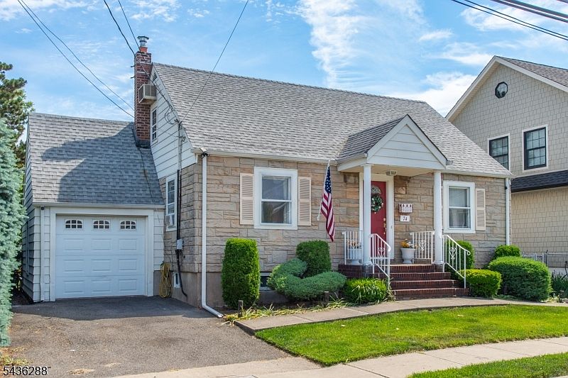 1st image of 74 Delawanna Ave