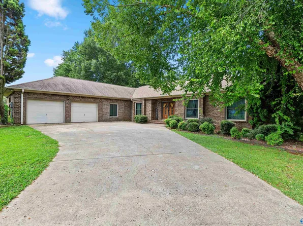 102 Maverick Dr, Harvest, AL 35749