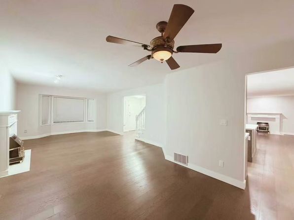 4 bedroom rental in Surrey — photo 10
