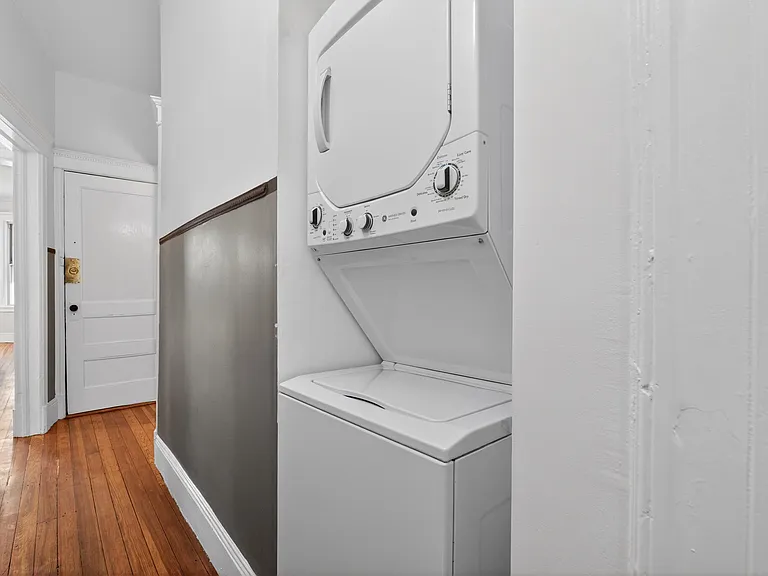 42 Duer Pl #1 — Photo 17