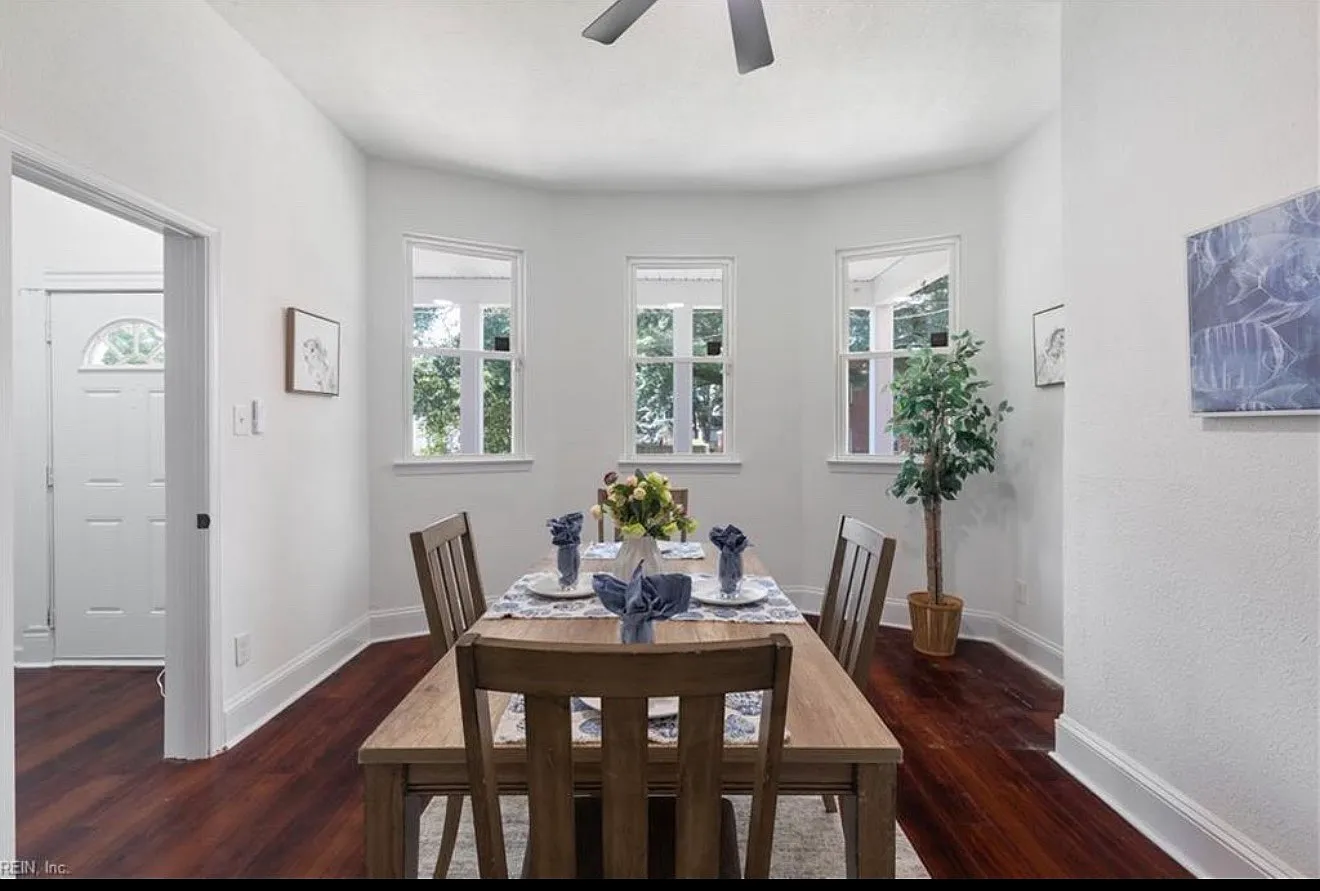 4 bed, 2.5 bath, 2199 sqft, $2,800 — Photo 1