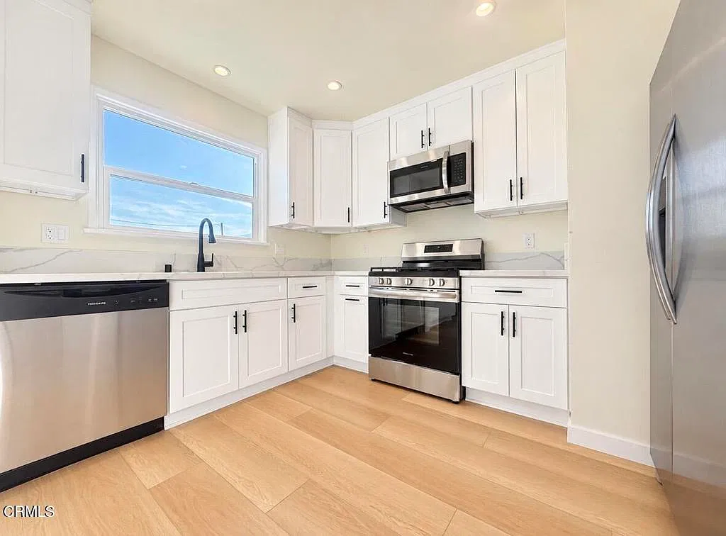 1 bed, 1.0 bath, 650 sqft, $2,495 — Photo 2