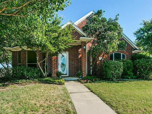 1st image of 1052 Spring Hill Dr