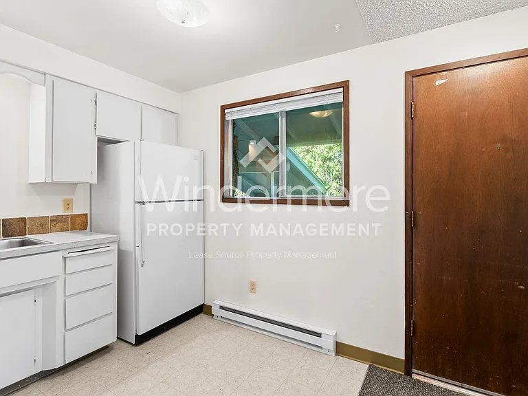 3005 S Whipple Rd — Photo 9