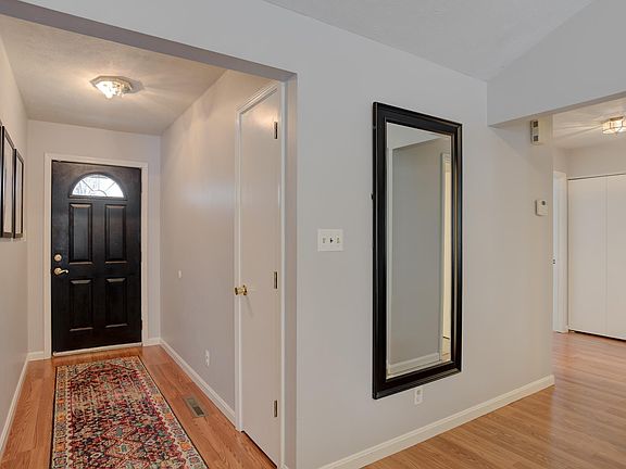 3rd image of 6033 Glacier Dr
