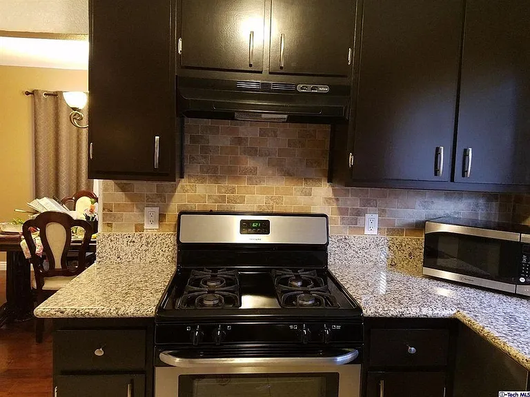 9414 Moonbeam Ave #15 — Photo 4