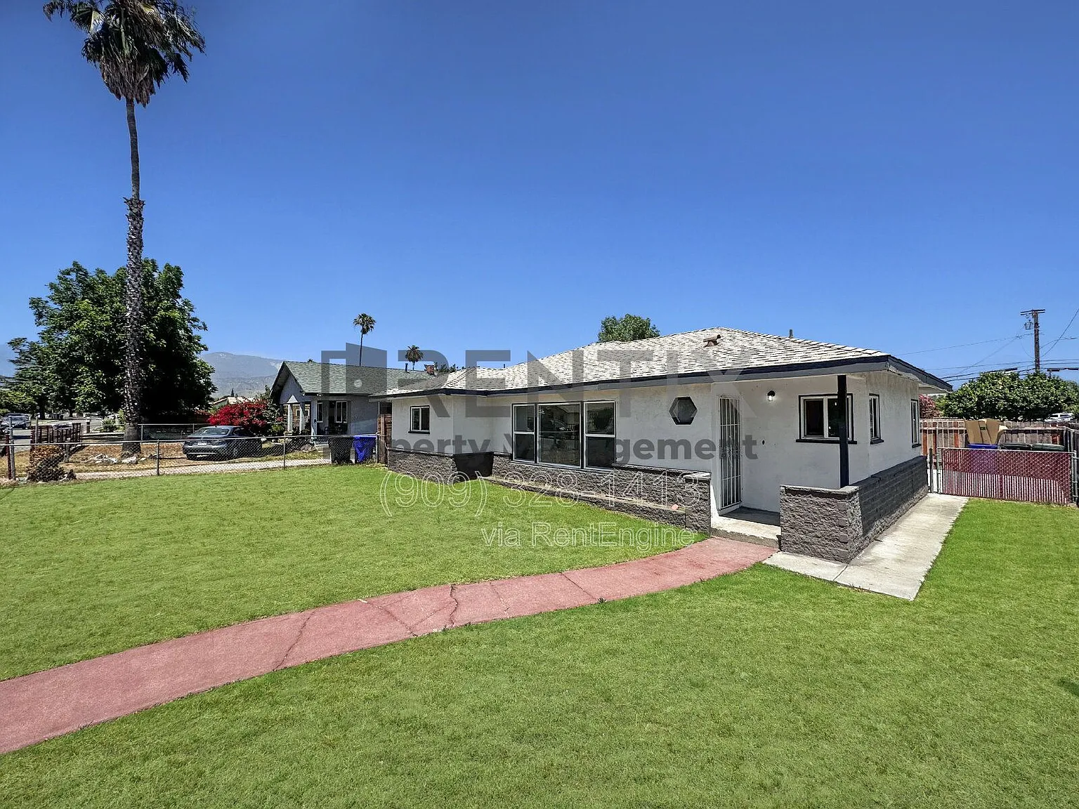 3 bed, 1.0 bath, 1100 sqft, $2,449 — Photo 3