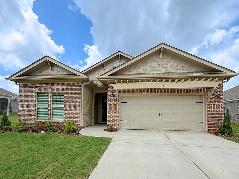 131 Clift Creek Dr — Photo 2