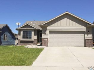 5800 W Bream Dr, Sioux Falls, SD 57107