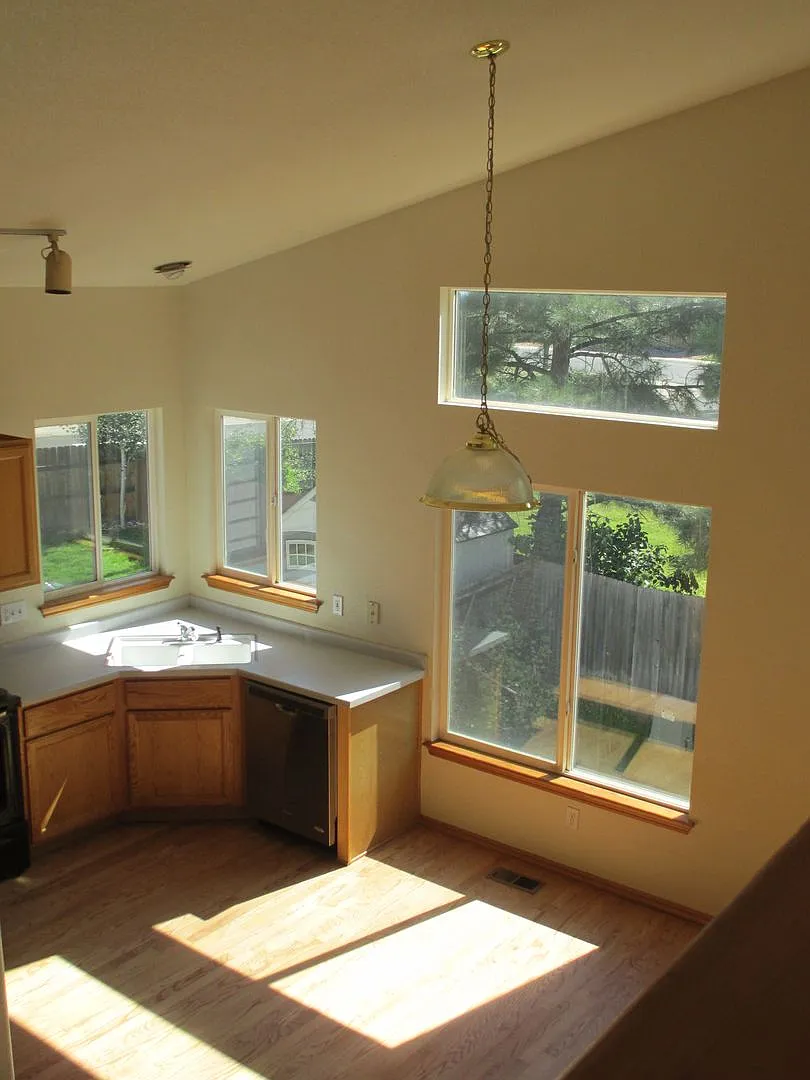 Long Realty & Property Management - 3 Bedroom Parker home with all new flooring (8/26) — Photo 4