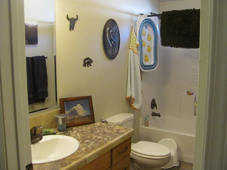 125 E Menefee St — Photo 10