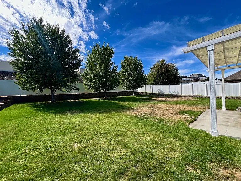 7704 W Washington Ave — Photo 4