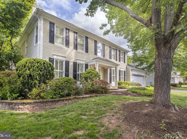 14392 Flourcastle Ct, Centreville, VA 20120