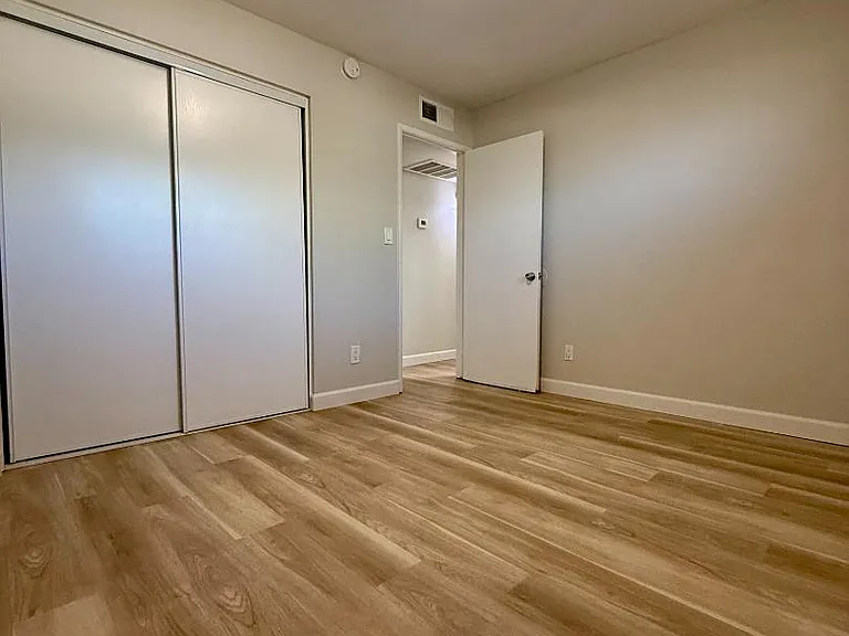 Unit Photo