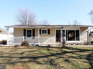 2416 Manor Rd, York, PA 17408