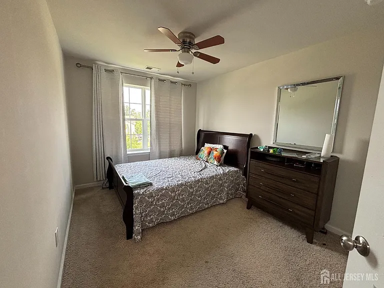 1002 Hights Farm Rd N — Photo 25