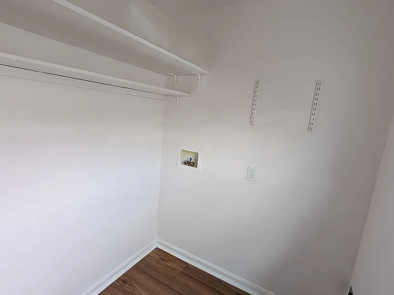 3614-3628 Summers Ln — Photo 4