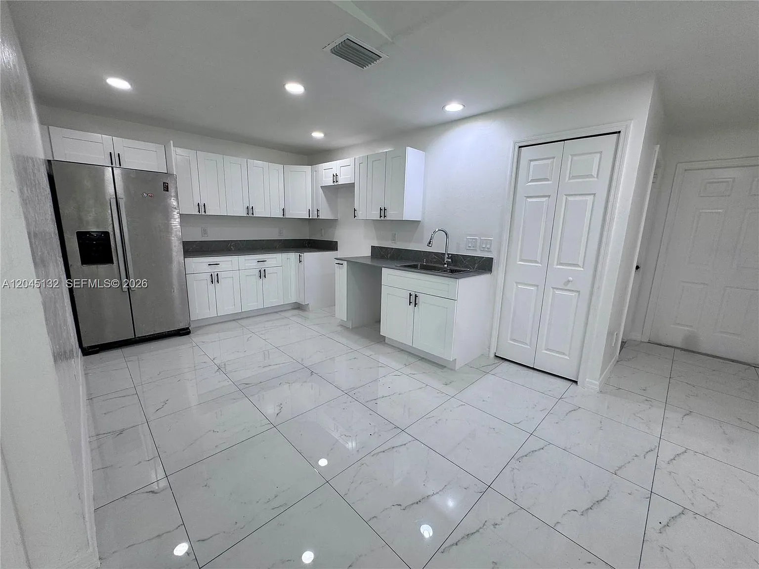 3 bed, 2.0 bath, $1,650 — Photo 3