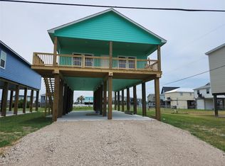 523 Thunder Rd, Surfside Beach, TX 77541