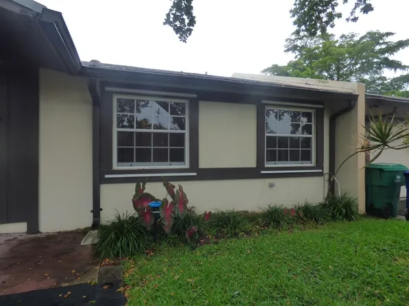 9330 E Elm Ln, Pembroke Pines, FL 33028