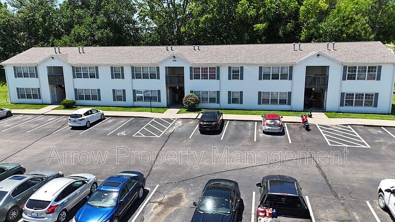 1st image of 1013 W 14th St #12