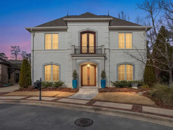 3762 Village Ln, Mountain Brook, AL 35223