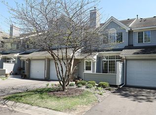 2697 Autumnwood Dr, Minnetonka, MN 55305