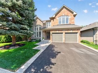 2203 Turnberry Rd, Burlington, ON L7M 4P9