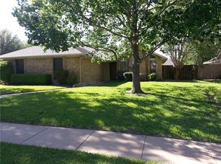 1706 W Jamestown Dr, Ennis, TX 75119