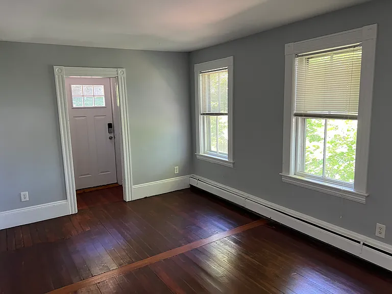 13 Forest Ave #2 — Photo 5