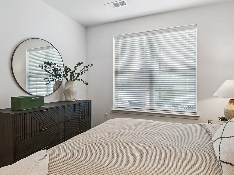 The Liliana Apartment Homes — Photo 39