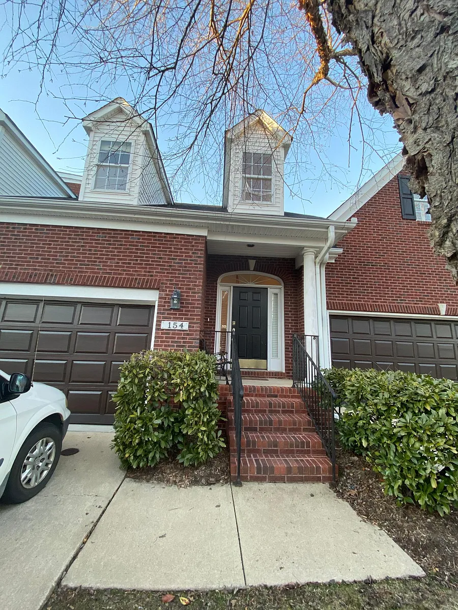 Building Photo - 154 Prestonian Pl