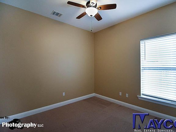 4th image of 1040 Maize St