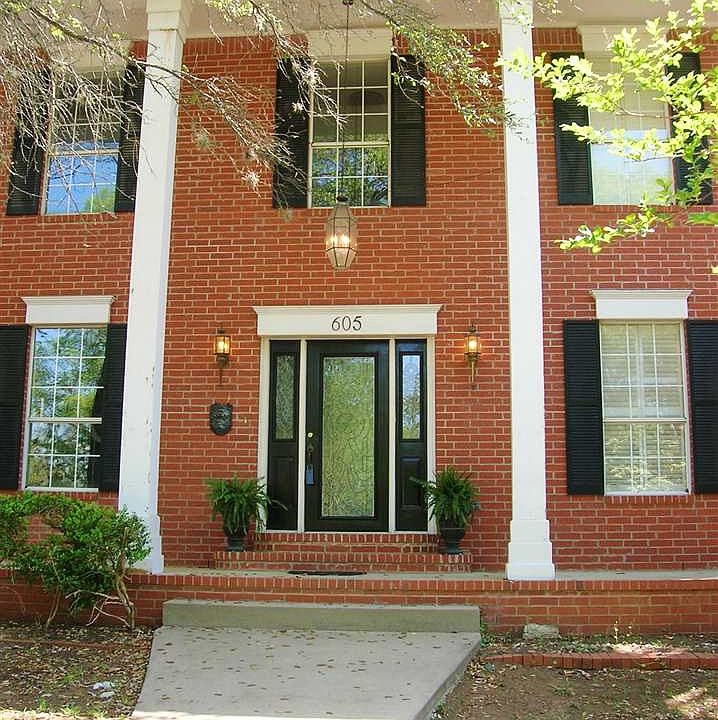 1st image of 605 Camino Cielo