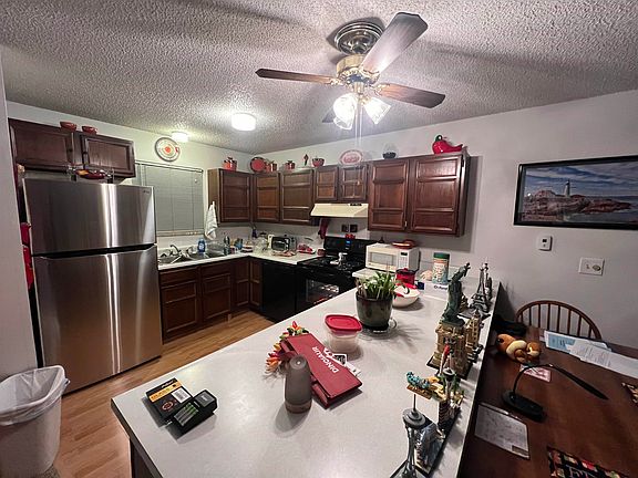 4th image of 532 Hacienda Dr