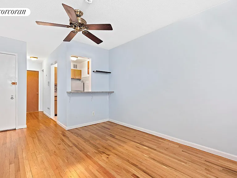 114 Suffolk St #3B — Photo 2