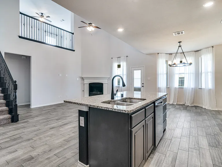 3094 Maverick Dr — Photo 9